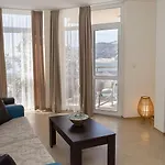 Seaside Bliss- Elegant 1bd With Stunning View By Flat Mаnager דירה טופולה