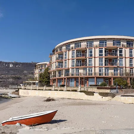 Seaside Bliss- Elegant 1bd With Stunning View By Flat Mаnager Apartman