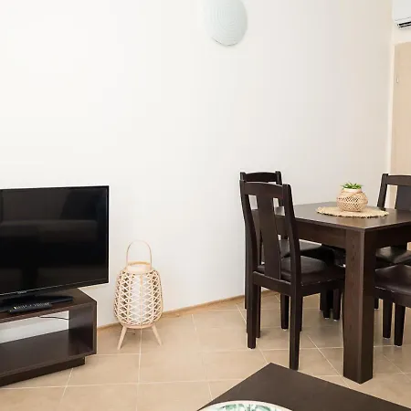 Lejlighed Seaside Bliss- Elegant 1bd With Stunning View By Flat Mаnager Topola
