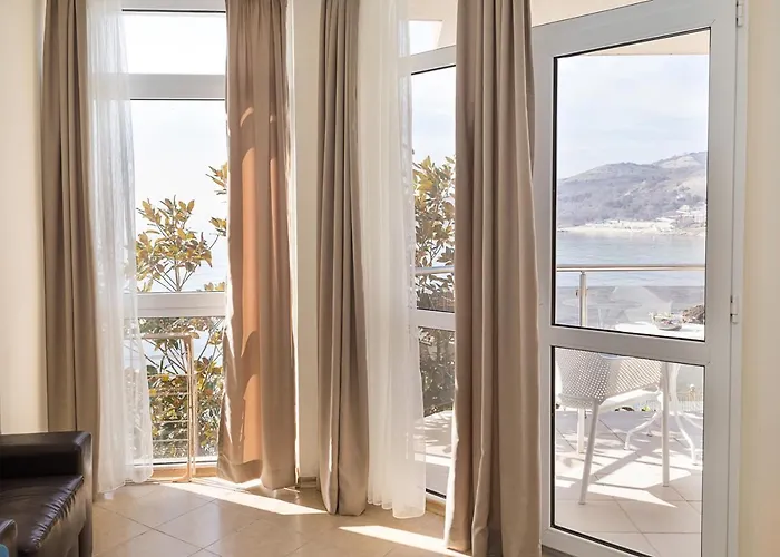 Seaside Bliss- Elegant 1bd With Stunning View By Flat Mаnager * 托波拉