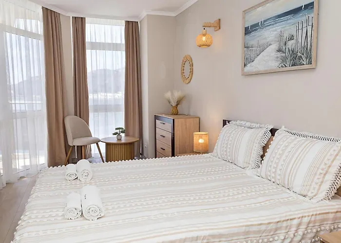 Seaside Bliss- Elegant 1bd With Stunning View By Flat Mаnager * 托波拉